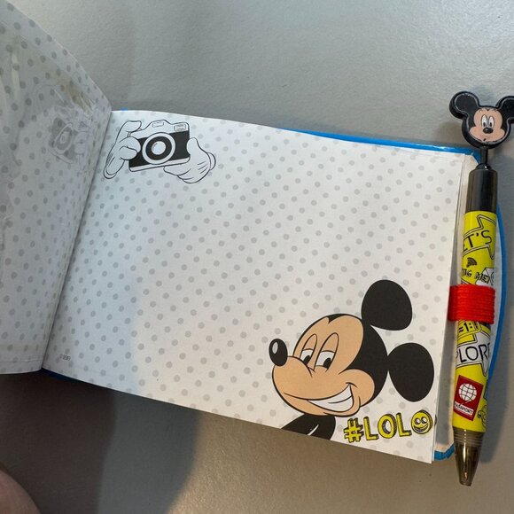 Mickey and Minnie Mouse and Donald Duck Autograph Book with Pen - Picture 4 of 7